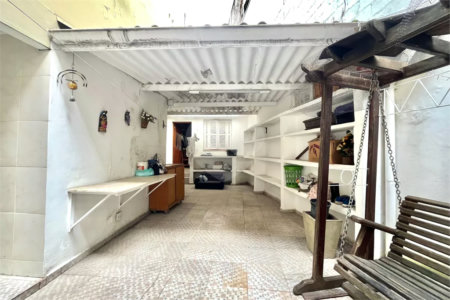 Sobrado espaçoso à venda com 220m² no Planalto Paulista