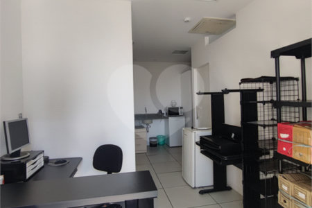 Excelente conjunto comercial para locação com 38 m², 2 salas com varanda e 1 vaga no Ipiranga!
