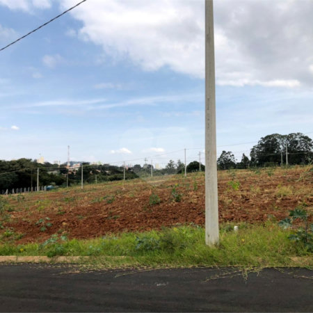 Terreno no Parque dos Pássaros .