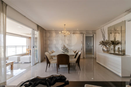 APARTAMENTO IPIRANGA COM 4 SUÍTES E 3 VAGAS - REFORMADO!