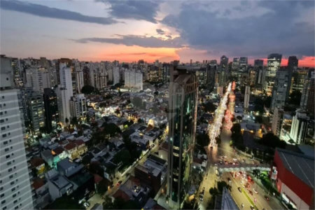 Apartamento à venda com 3 suítes em Vila Nova Conceição, São Paulo, SP