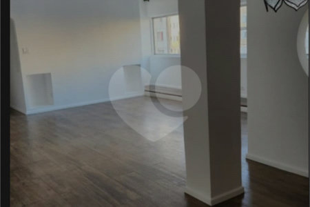 Apartamento exclusivo no último andar, em localização privilegiada de São Paulo.