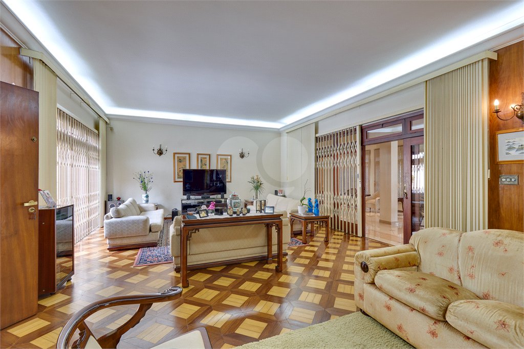 Casa Térrea à venda com 4 quartos, sendo 2 suítes, em Alto da Boa Vista, São Paulo, SP