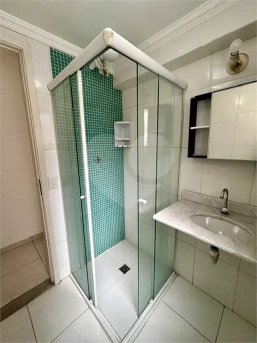 Apartamento Reformado com 1 dormitório, 1 vaga de garagem em Santa Cecília.