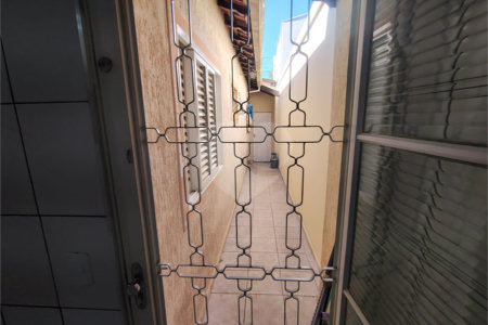 Casa ampla com 3 Quartos e 1 Suíte