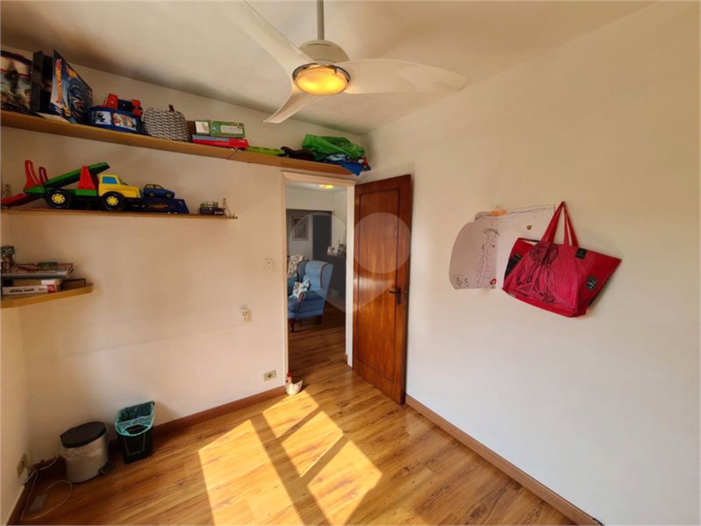 Sobrado à venda com 4 quartos, sendo 1 suíte, em Granja Julieta, São Paulo, SP