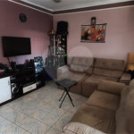 Imóvel Completo com Churrasqueira, 2 Banheiros e Portão Eletrônico