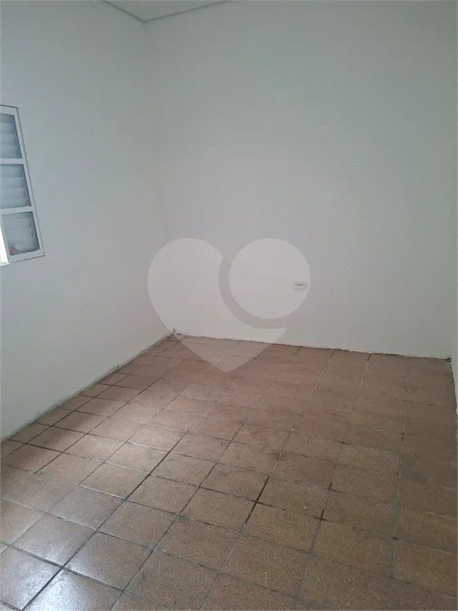 Indaiatuba- Sp - Centro - Casa terrea - finalidade comercial ou residencial - Terreno 181,01 - construido 99,94 - Venda - R$ 830.000,00 - Locação - R$ 3.900,00- IPTU - R$ 256,78 - 03 salas - Hall de entrada amplo - Cozinha. com armário - Banheiro. - Quintal. - Ótima localização, próximo a restauran