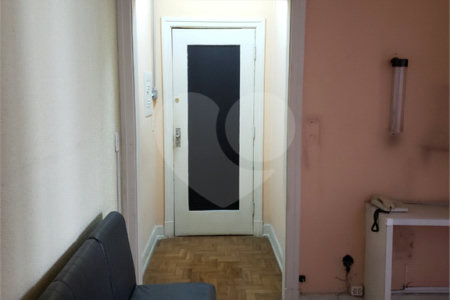 Apartamento de 80m2 à venda com 2 dormitórios e terraço no Centro