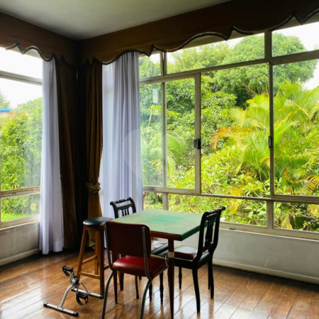 Casa à venda com 4 quartos, sendo 1 suíte, em Alto da Boa Vista, São Paulo, SP