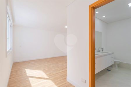 Casa à venda com 4 suítes no condomínio Villagio Quadrifolio, São Paulo - SP