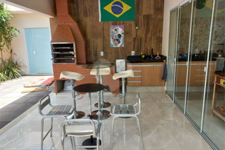 Casa térrea no Condomínio Faixa Azul