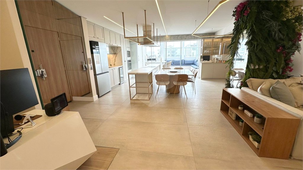 Apartamento de 140 m², 2 dormitórios sendo uma suìte, 3 vagas - Campo Belo/SP.