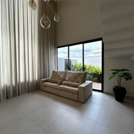 Casa de alto padrão para venda no condomínio Damha III.