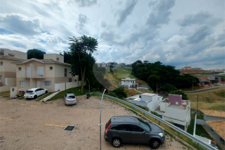 Sobrado à venda com 3 quartos, sendo 1 suíte, em Vila Omízollo, Louveira, SP