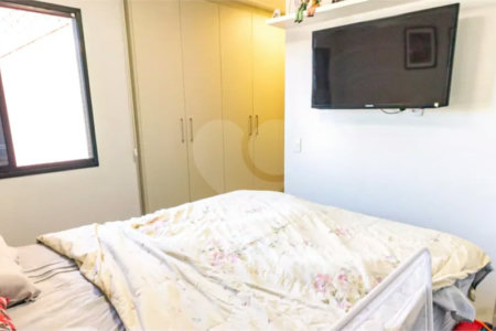 Apartamento à venda na Moóca, 68m², 2 dormitórios, 1 suíte, 1 vaga, ar condicionado, varanda, lazer completo