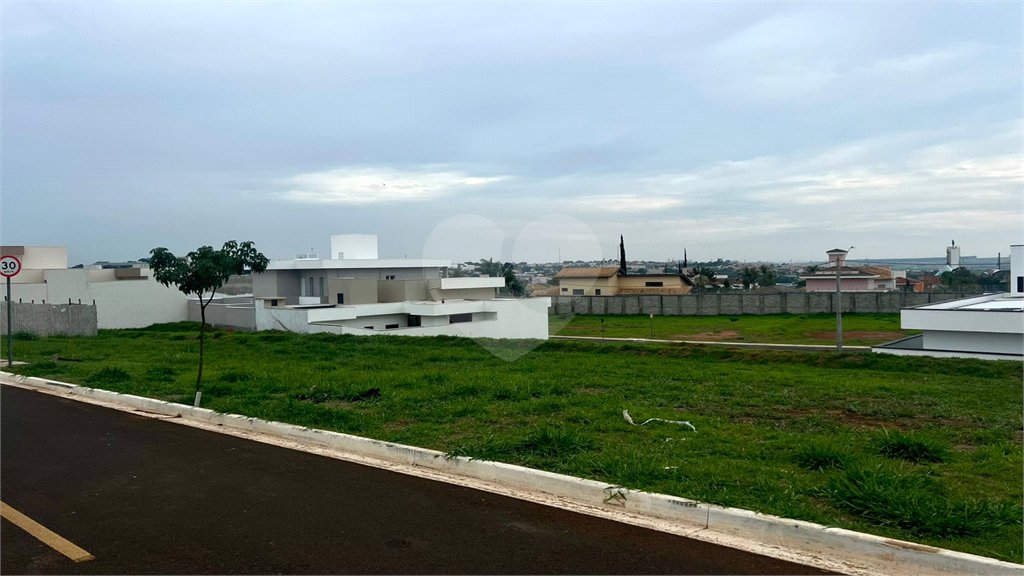 Terreno a venda no Condomínio Monte das Araucárias