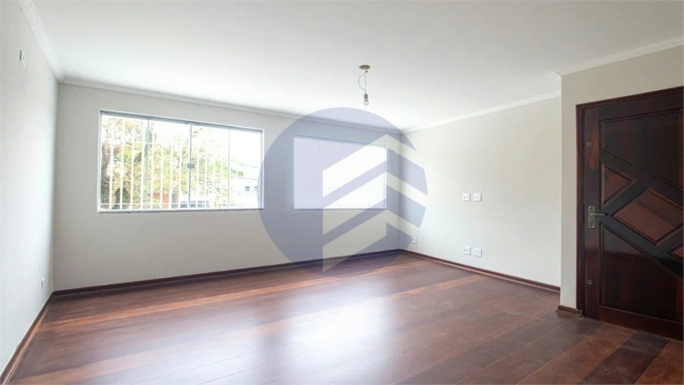 Sobrado à venda 240m² com 4 quartos, sendo 1 suíte, em Jardim Peri Peri a 650 metros do Metrô Vila Sônia