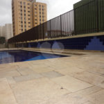 COBERTURA COM PISCINA E CHURRASQUEIRA NA CASA VERDE.