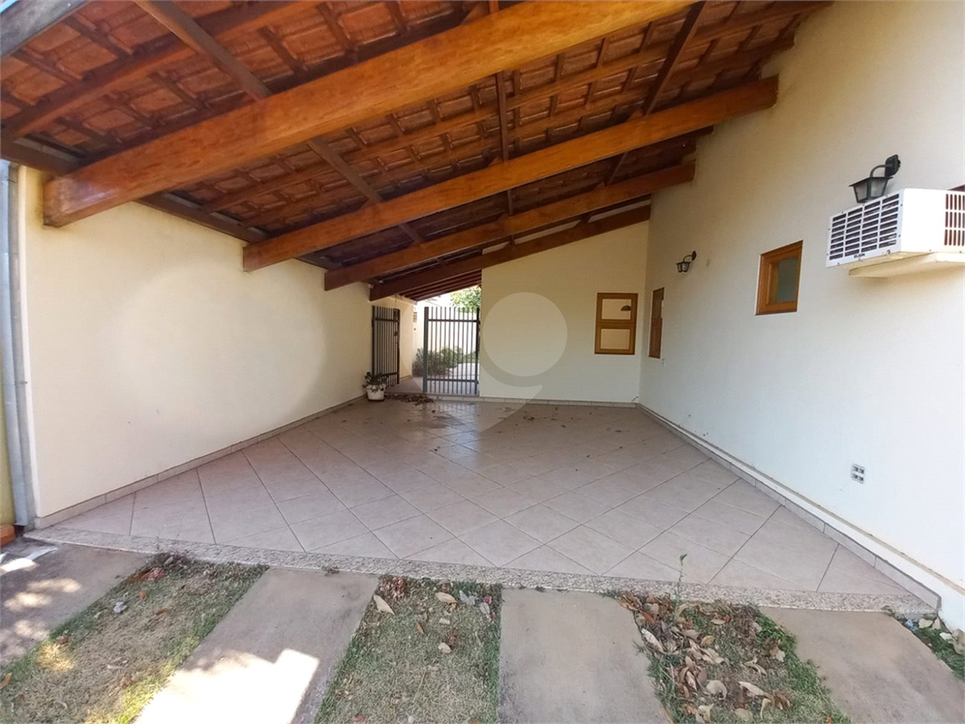 Casa Térrea no Condomínio Damha I,