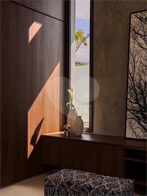 Indaiatuba - Condominio Villa Sapezal - 318 m² de Terreno - 230 m² de Área Construída - 3 suítes, sendo 1 Master com closet planejado - Sala de TV - Sala de estar integrada à Sala de jantar - Cozinha com móveis planejados - Despensa - Escritório planejado - Lavabo - Piscina com preparação para aquec