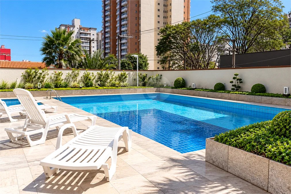 Apartamento de 84 m² no Centro de São Bernardo do Campo, com 2 dormitórios + 1 reversível, varanda gourmet com churrasqueira e lazer completo de clube.
