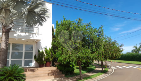 Casa à venda com 3 suítes no condomínio Damha III, São Carlos - SP