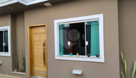 Vende-se Sobrado com 2 Suítes em Condomínio Fechado – Vila Ré