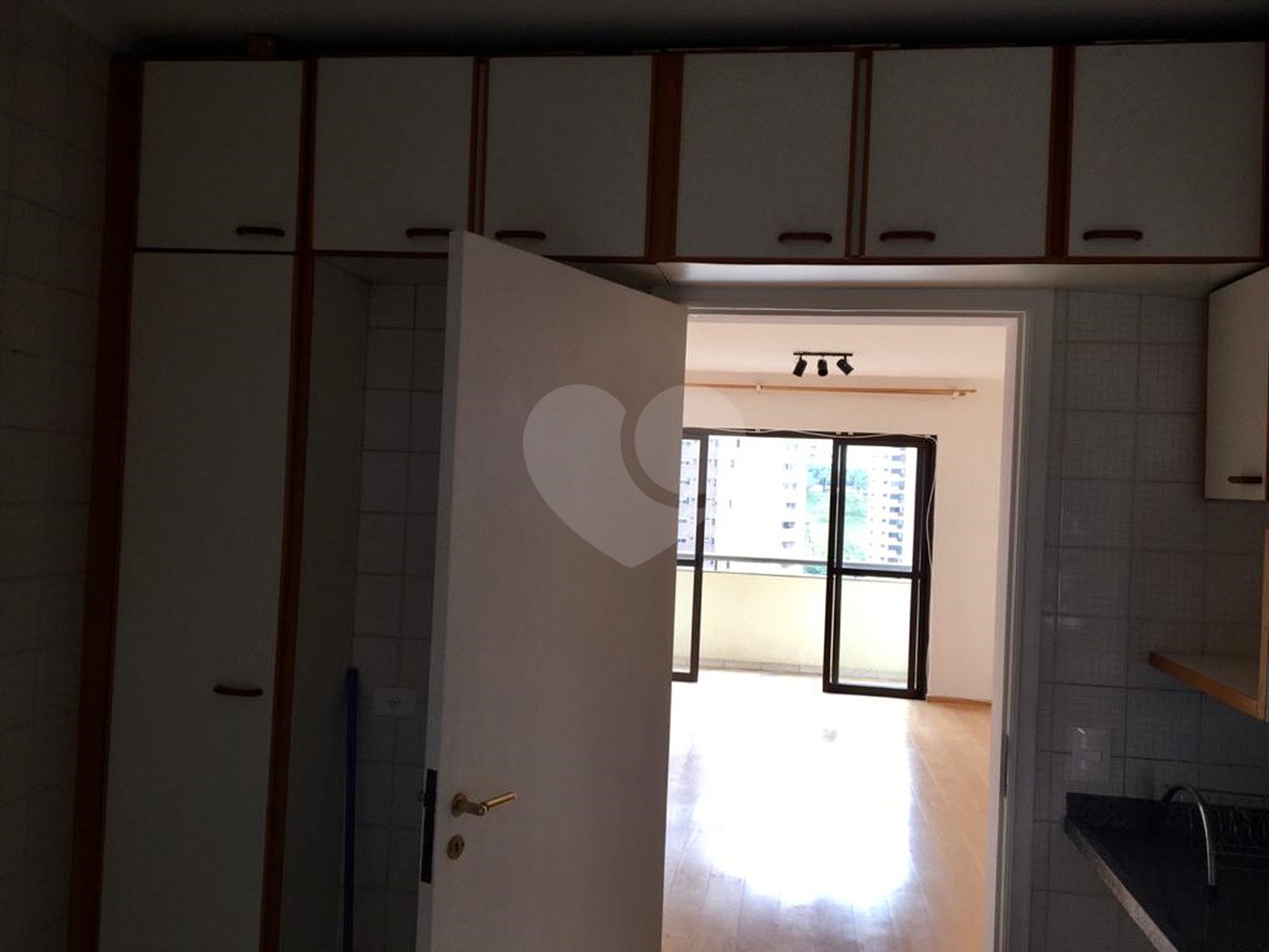 Apartamento com 3 Dormitórios sendo 1 Suíte 2 Vagas à Venda 99 m² por R$ 650.000
