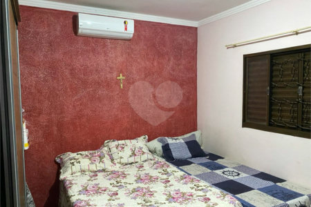 Vende-se casa no Jardim Paulistano 02 dormitórios