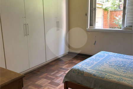Casa à venda com 3 quartos, sendo 1 suíte, em Interlagos, São Paulo, SP