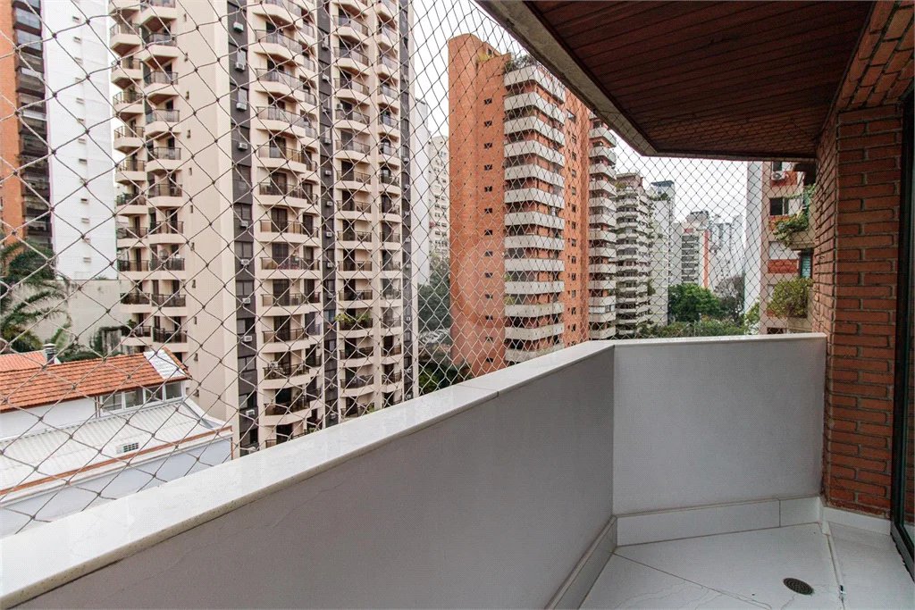 Apartamento à venda no Jardim América 2 Suítes e 3 vagas - 157 m²
