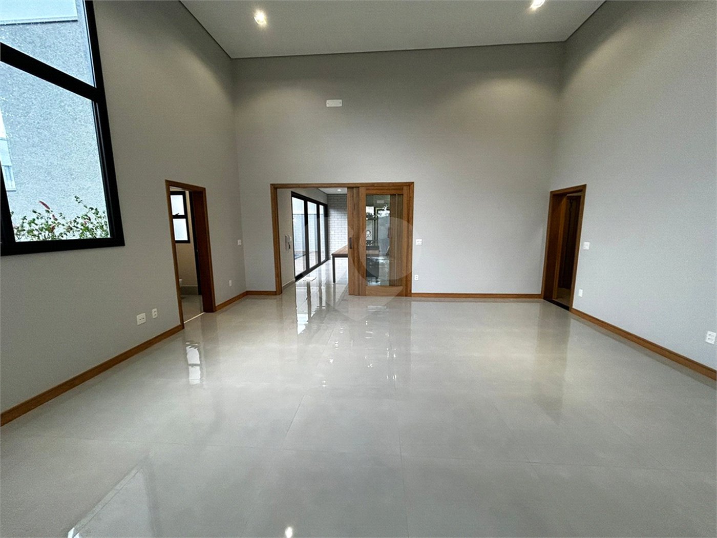 Casa para venda no condomínio de alto padrão Damha III,