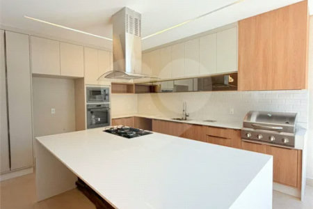 Casa térrea com 3 suítes no Condomínio Residencial Viena em Indaiatuba-SP - Acabamento de alto padrão - R$ 1.690.000,00 - AT 250 m² - AC 158 m² - 3 suítes,, sendo 1 suíte master com closet - Sala para dois ambientes (estar e jantar) - Cozinha planejada com ilha cooktop, forno elétrico e micro-ondas,