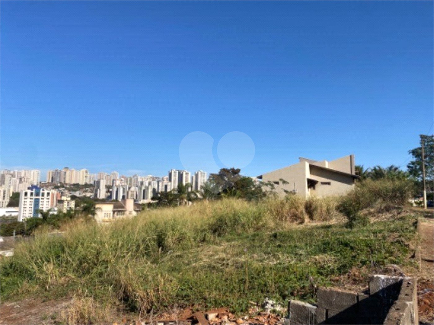 Terreno contendo 917,00 m² de área, em Ribeirão Preto/SP.