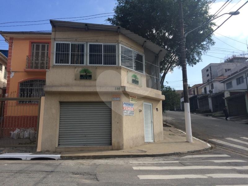 Vende Sobrado com 180m² - Vila Santa Catarina