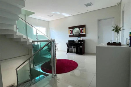 Casa à venda com 6 quartos, sendo 1 suíte, no Centro, Balsas, MA
