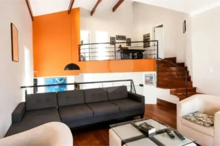 Casa à venda com 3 suítes no condomínio Recanto dos Paturis, Vinhedo - SP