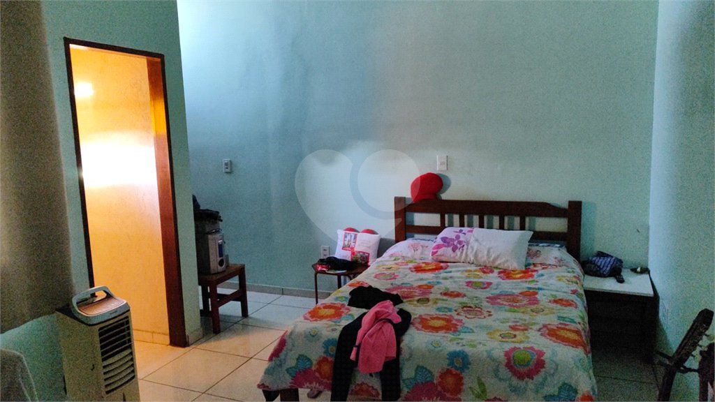 Casa à Venda – 4 Quartos, 1 Suíte – Vila Prado