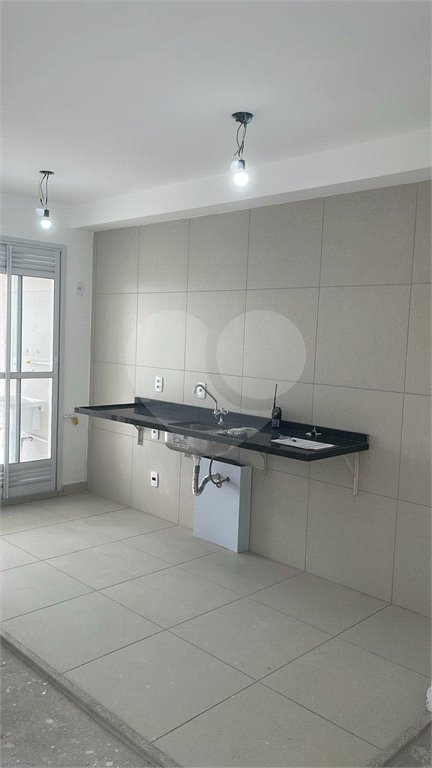 Apartamento á venda no 31o. andar com 126,53m2 COM VISTA PANORÂMICA PERMANENTE para a SERRA DA CANTAREIRA E PAULISTA, com 3 suítes e 2 vagas, Condomínio Clube,próximo do metro Brás. Estuda Proposta