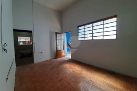 Casa Comercial no Centro.