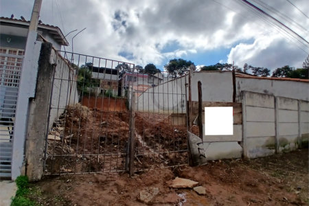 Terreno a venda com 300m² no Jardim do Trevo Atibaia