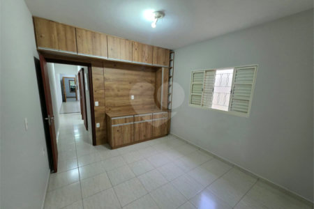 Sobrado 3 quartos 1 suíte e área de lazer