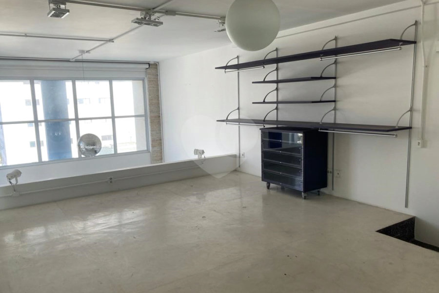Duplex com Vista Livre/ 2 Varandas / Hidromassagem
