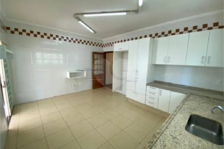 Casa à Venda no Condomínio Montreal - São Carlos/SP