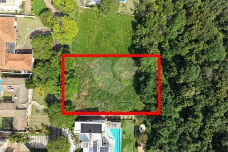 Terreno com 1.500 m2 no Condomínio Residencial Jardim Primavera Louveira SP