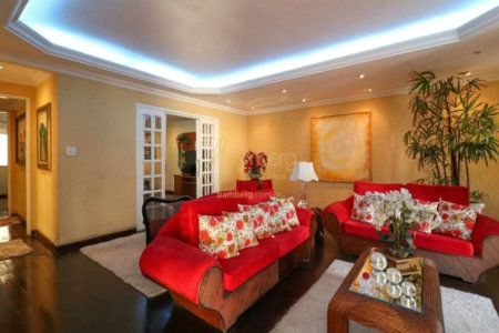 Casa à venda com 4 quartos, sendo 2 suítes, em Jardim Trussardi, São Paulo, SP