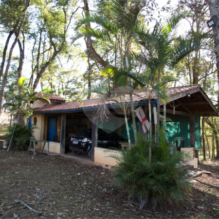 Terreno 200 m² com piscina e churrasqueira no Jardim Estância Brasil
