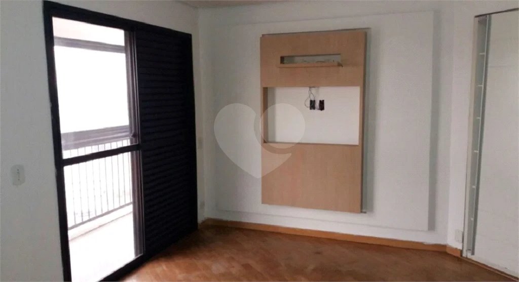 Cobertura duplex à venda na Mooca de 277m² com 3 dormitórios, 1 suíte e 3 vagas.