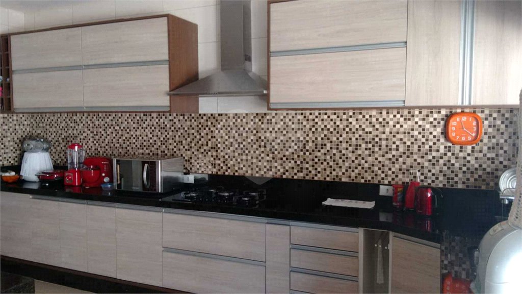 CASA A VENDA NO BAIRRO VISTA VERDE COM 3 DORMITORIOS, 3 SUITES, 3 VAGAS, METRAGEM 316M², SJC